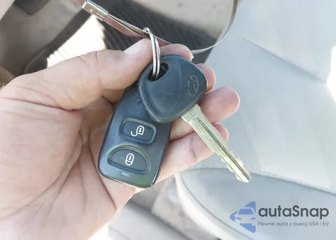 2007 Hyundai Santa Fe Gls z USA, uszkodzony, nr VIN 5NMSG13D97H013168